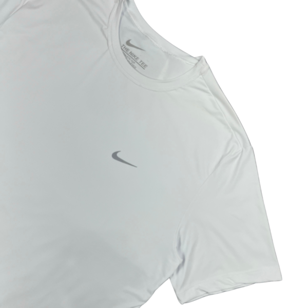 Camiseta Nike Dri-Fit Tee  - Imagem 4